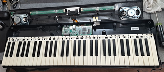 不動　コルグ　M1　電源入らず Korg 01/W 電源入りませんの巻: 楽器の修理屋さん プロタックの